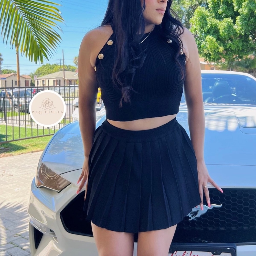 New super cute pleated skirt set